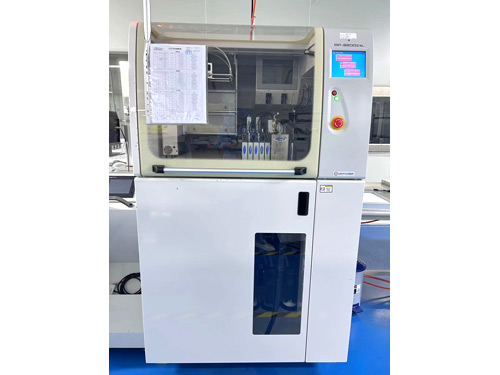 Hole-punching machine